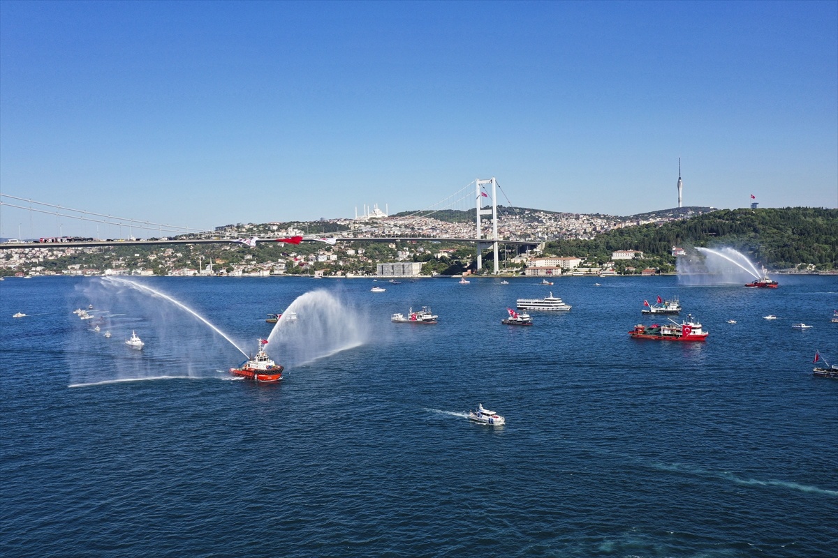 Boğaz\'da 15 Temmuz Deniz Korteji: 253 Gemi Şehitleri Andı