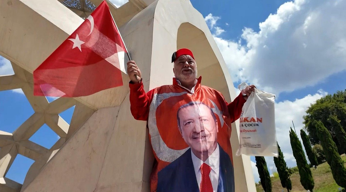 Kahramanmaraşlı vatandaştan 15 Temmuz\'da duygusal anıt ziyareti