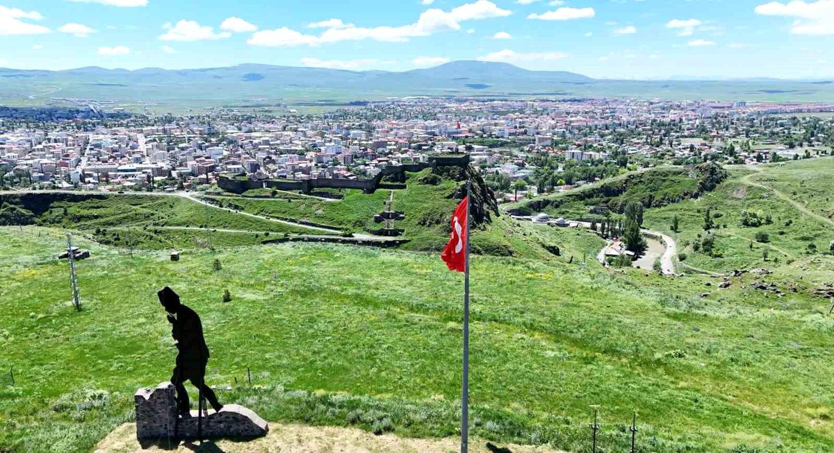 Kars Göç Vermeye Devam Ediyor