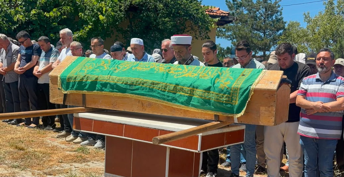 Kütahya\'da Tekniker Kayalıklardan Düştü
