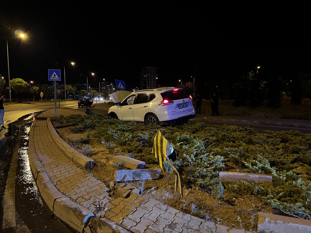 Kayseri\'de Alkol Testini Reddeden Sürücü Kaçtı