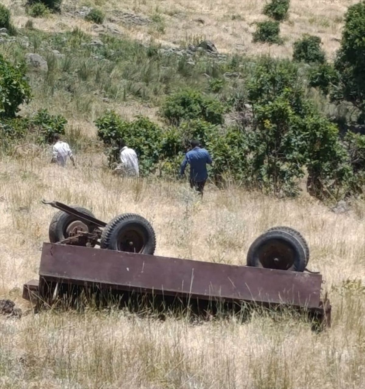 Traktör Devrildi: 1 Ölü, 23 Yaralı