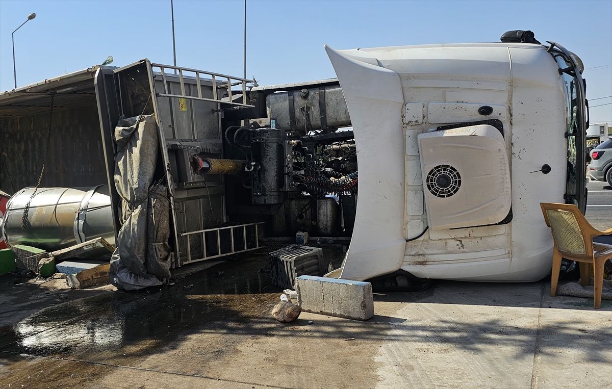 Nusaybin’de TIR devrildi: Yaralı yok