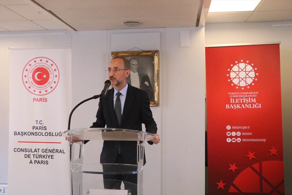 Paris\'te 15 Temmuz Demokrasi ve Milli Birlik Günü Anma Töreni