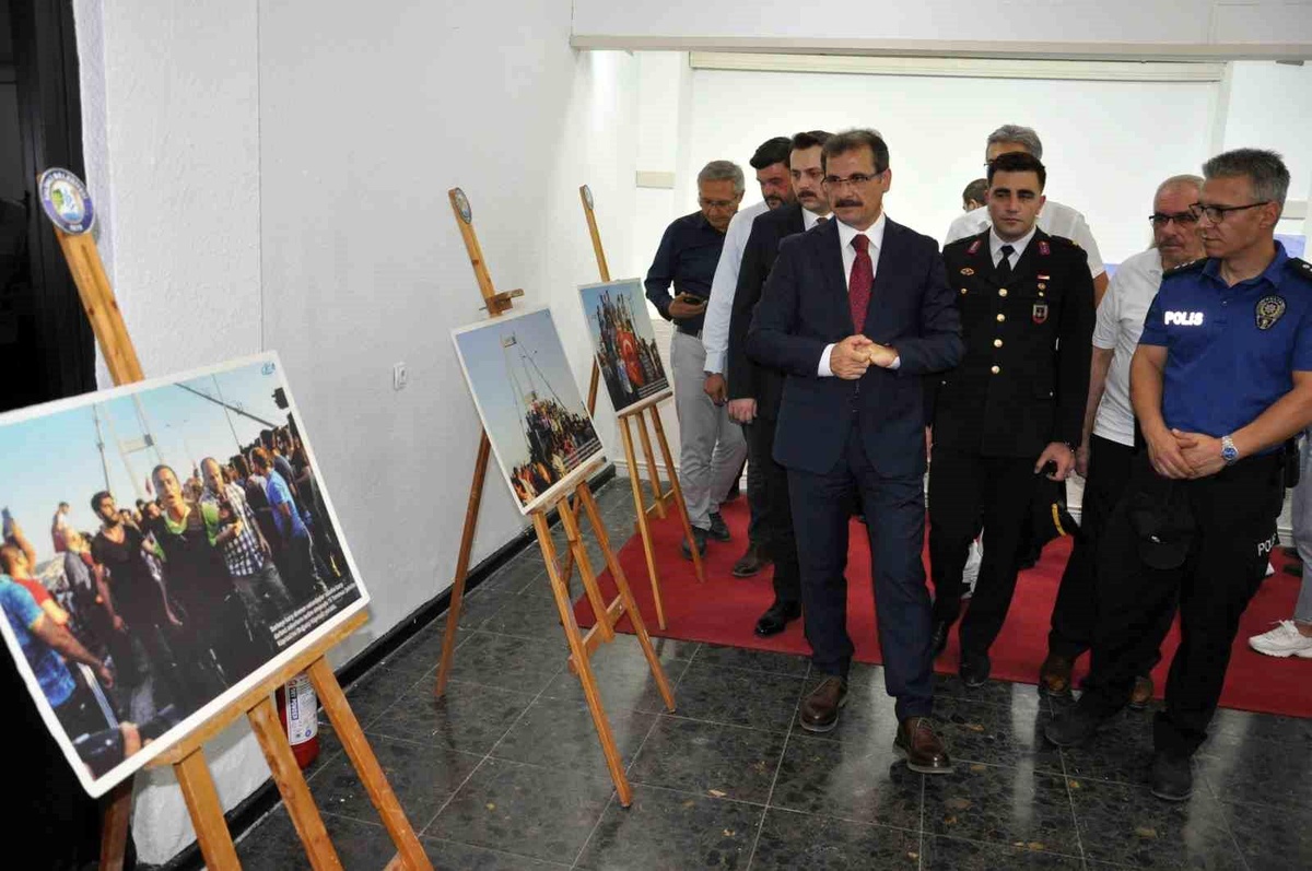 Salihli\'de 15 Temmuz sergisi duygu dolu anlar yaşattı