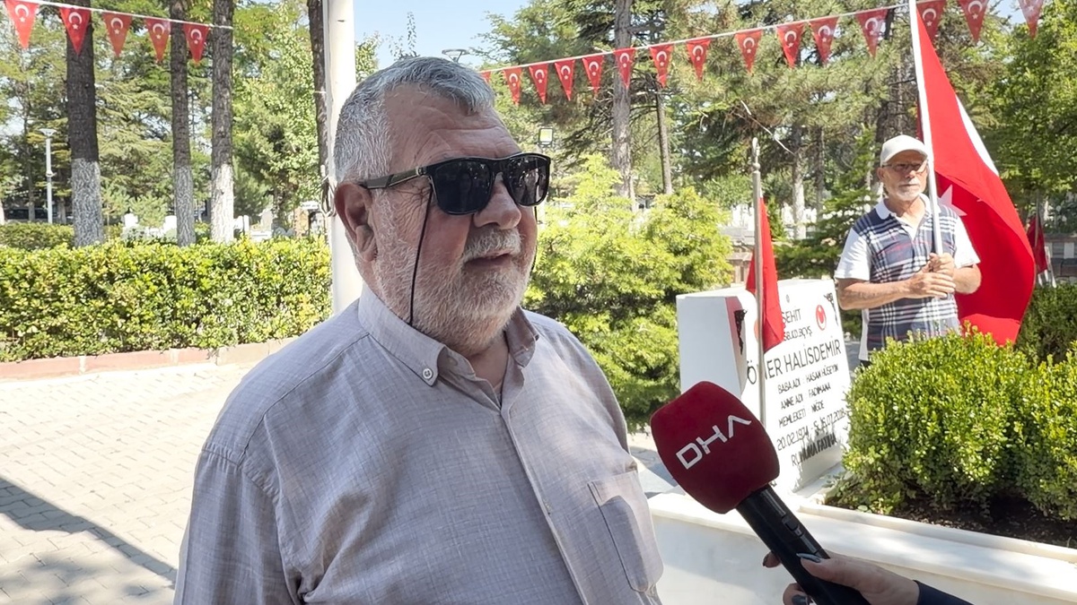 Ömer Halisdemir\'in kabrine şehadetinin 10. yılında ziyaretçi akını