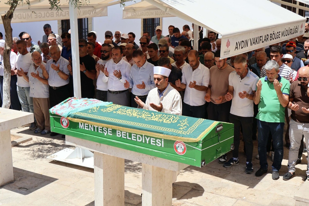 Sevil Işıktekin\'in Cenazesi Gözyaşlarıyla Uğurlandı