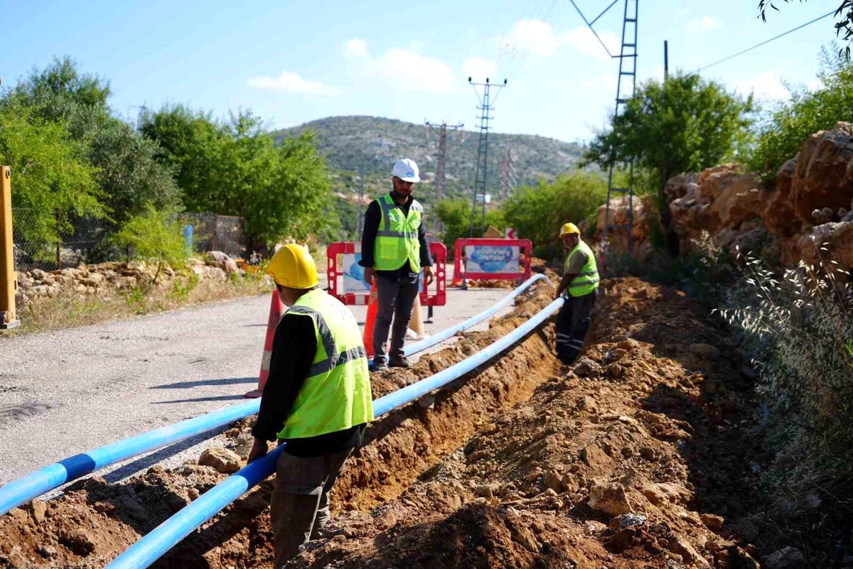 Silifke\'de 30 yıllık su deposu yenilendi, 2 bin 100 metrelik hat tamamlandı