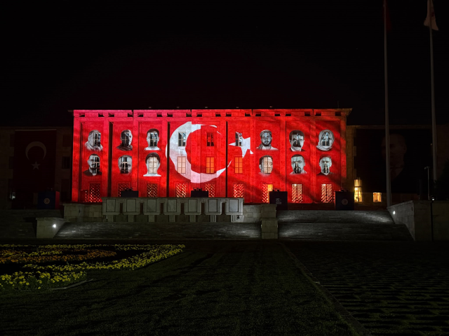 TBMM'de 15 Temmuz'a özel mapping gösterisi