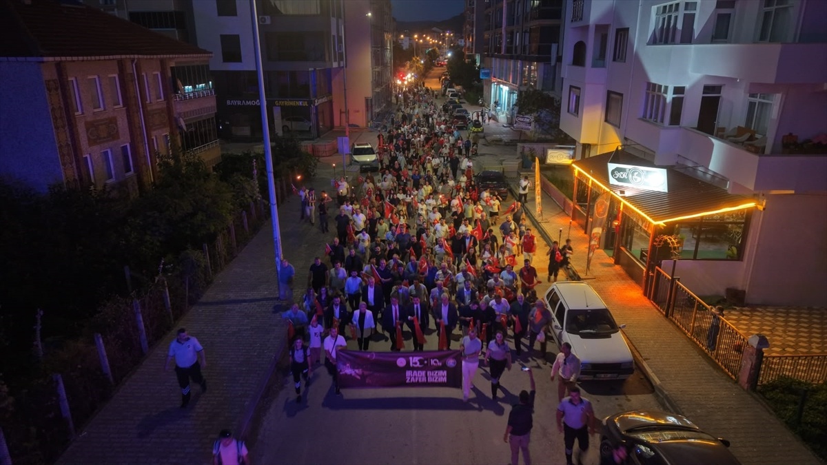 Türkeli\'de 15 Temmuz Yürüyüşü