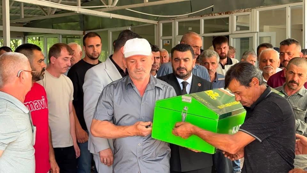 Yangında hayatını kaybeden 2 yaşındaki çocuk toprağa verildi