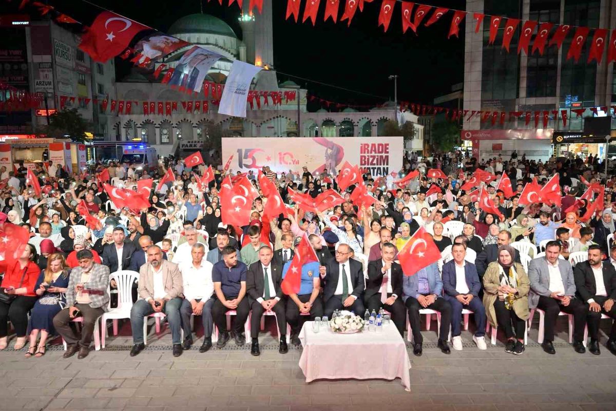 Esenyurt\'ta 15 Temmuz anması: \'Halk direnişiyle derdest edildi\'