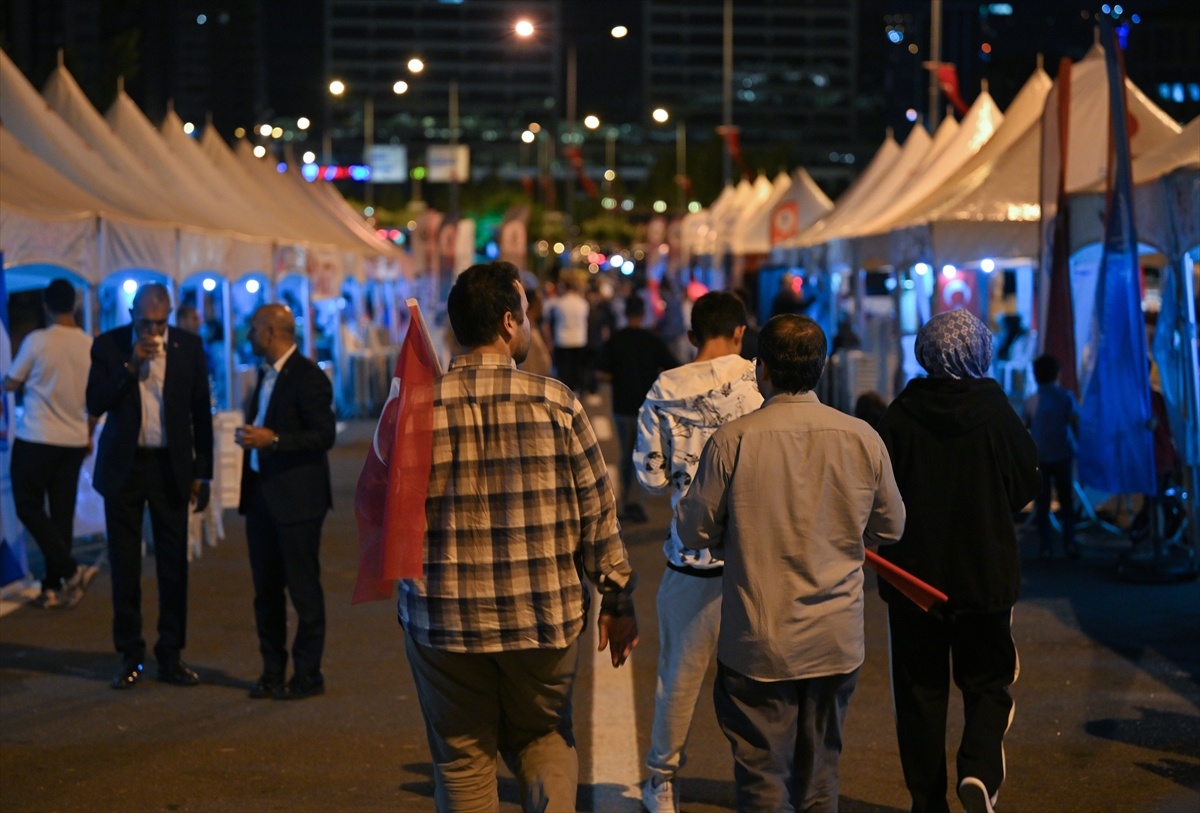 Cumhurbaşkanlığı Külliyesi\'nde 15 Temmuz Demokrasi Nöbeti
