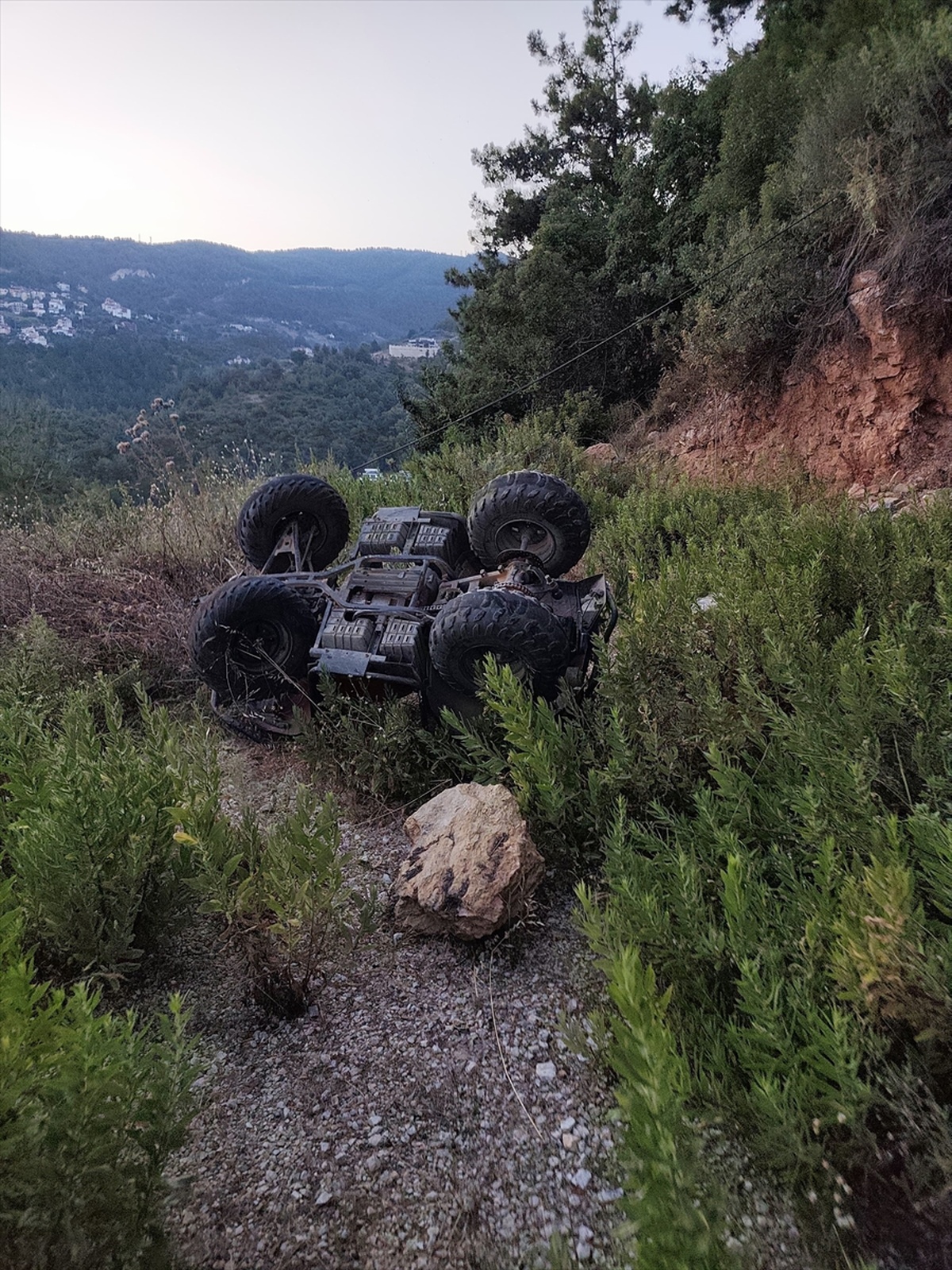 Alanya\'da ATV Uçuruma Yuvarlandı