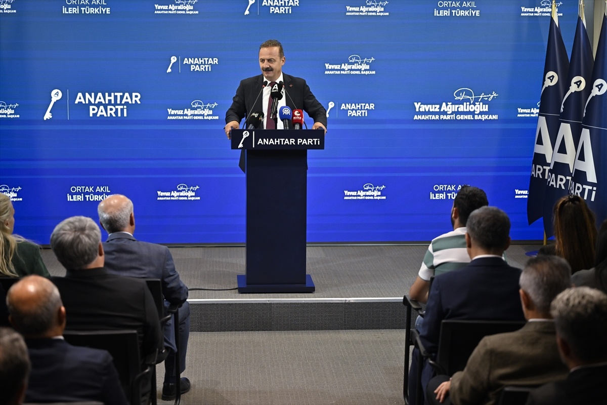 Ağıralioğlu\'ndan FETÖ ve Vergi İndirimleri Açıklaması