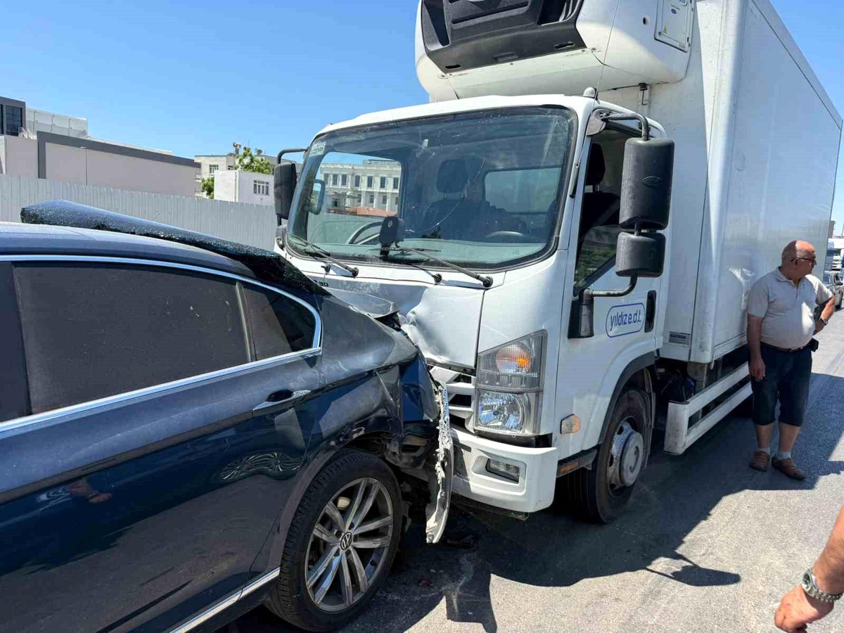 Serik\'te Zincirleme Trafik Kazası: 2 Yaralı