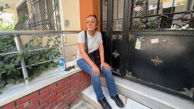 Avcılar'da kentsel dönüşüm isteyen daire sahibinden 14 saatlik oturma eylemi