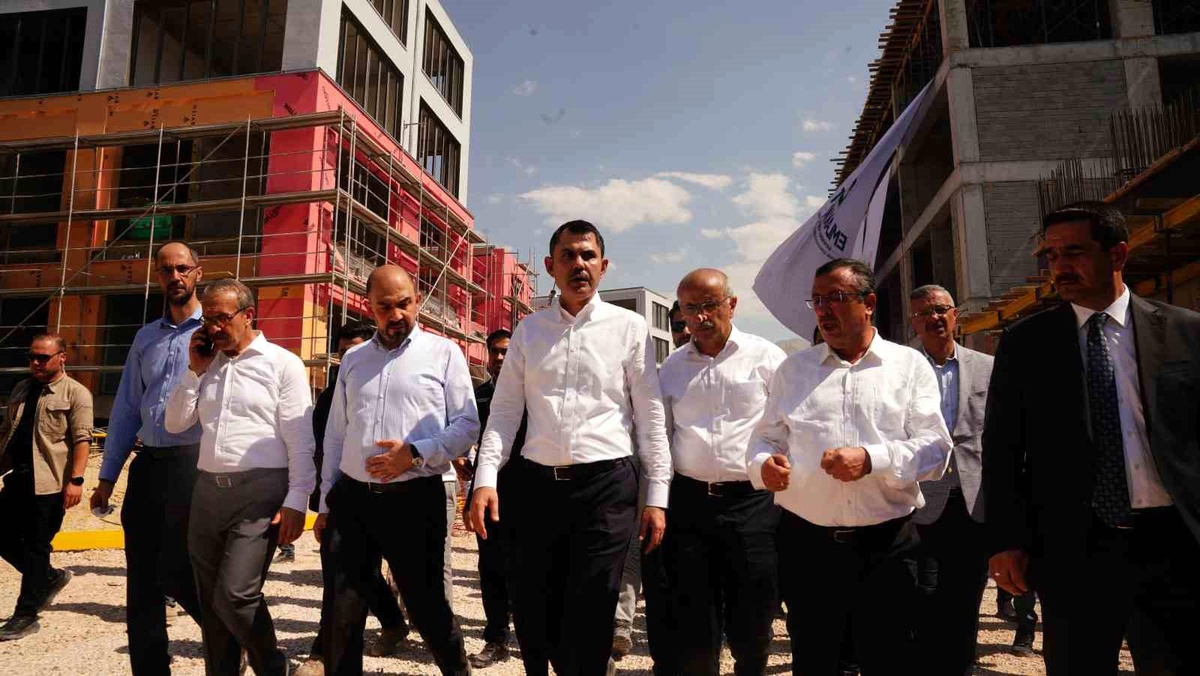 Bakan Kurum\'un ismi Malatya\'da oy birliği ile bir caddeye verildi