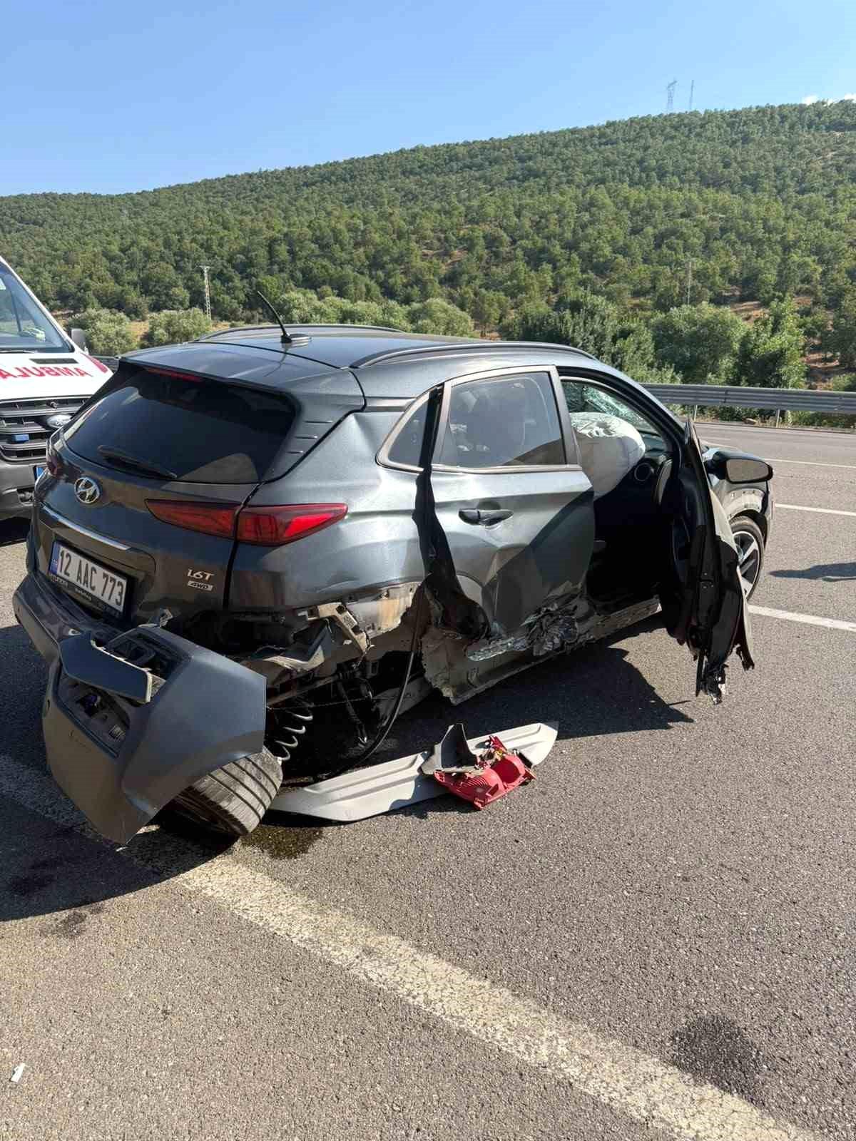 Bingöl\'de Trafik Kazası: 2 Yaralı