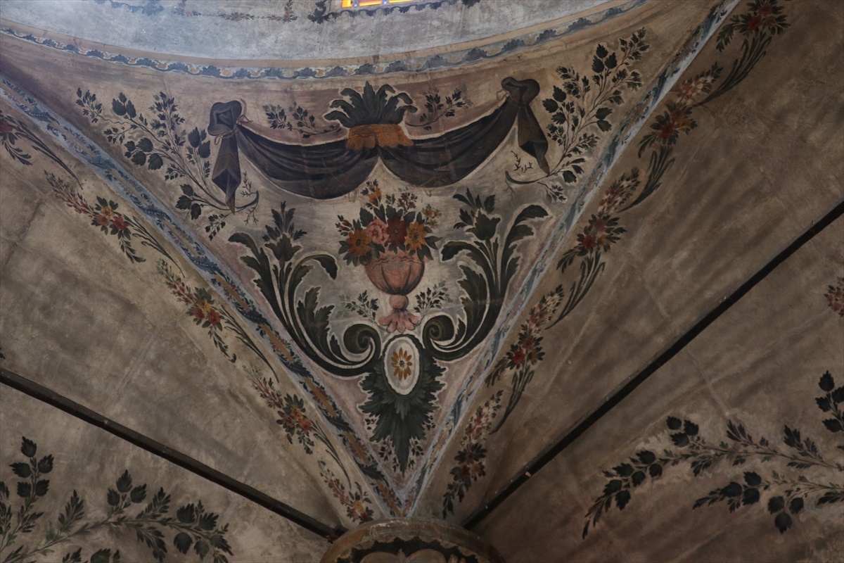 Bayraklı Camii: Samokov\'un Barok Mirası