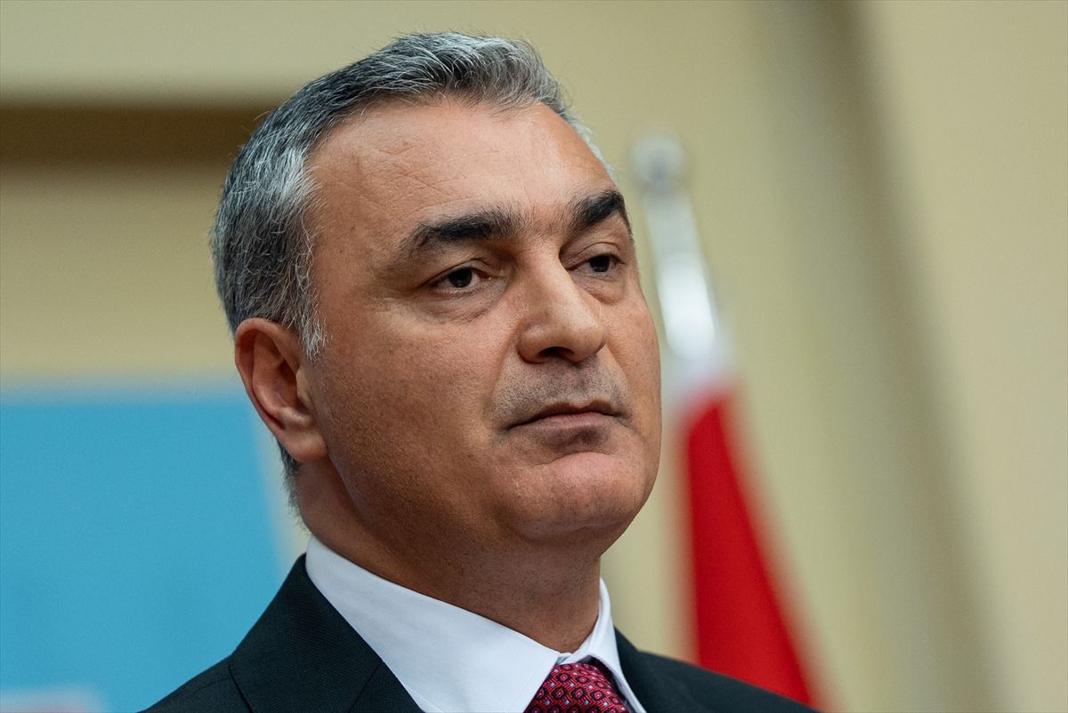 CHP\'de 8 il başkanı görevden alındı