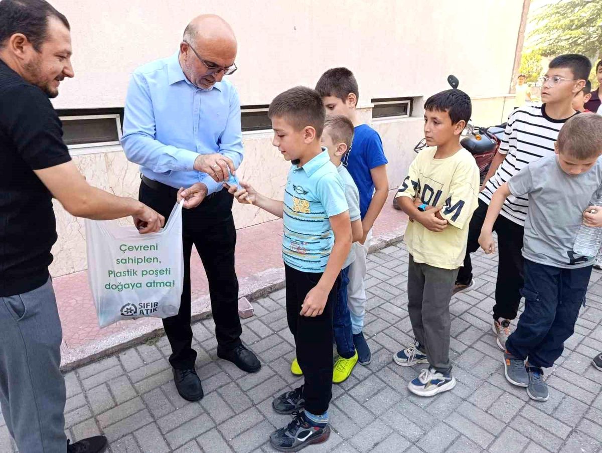 Afyonkarahisar Müftüsü İmamoğlu, Yaz Kur’an Kurslarını Ziyaret Etti