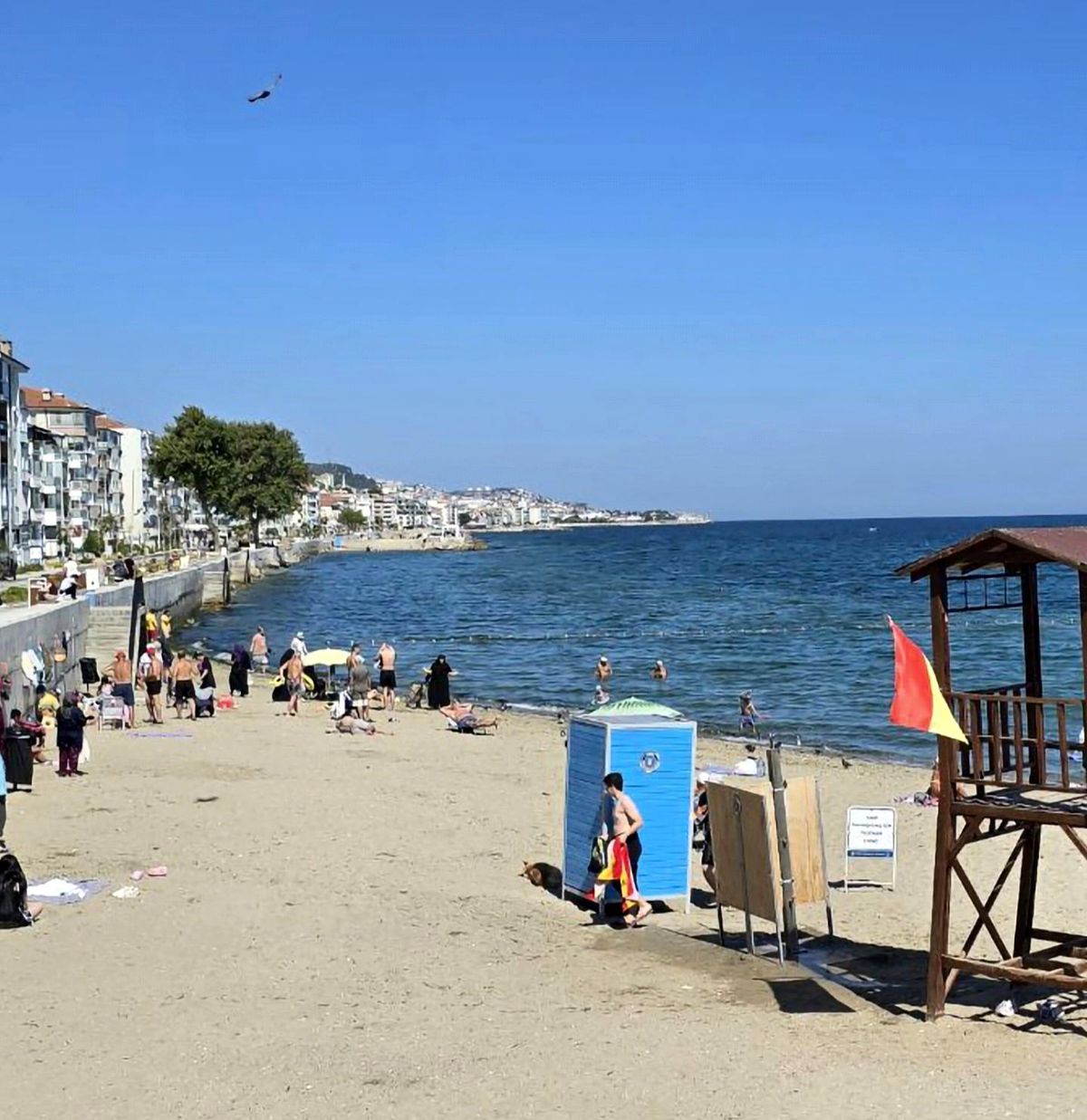 Burgaz Sahili\'nde Düşük Kenarında Bulunan Yaşlı Adam Kurtarılamadı