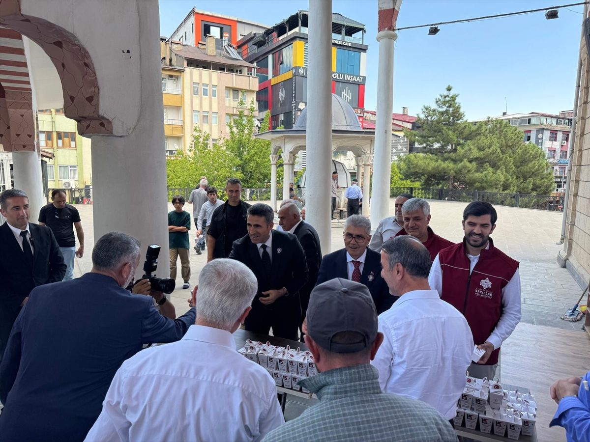 4 ilde 15 Temmuz için mevlit ve lokum ikramı