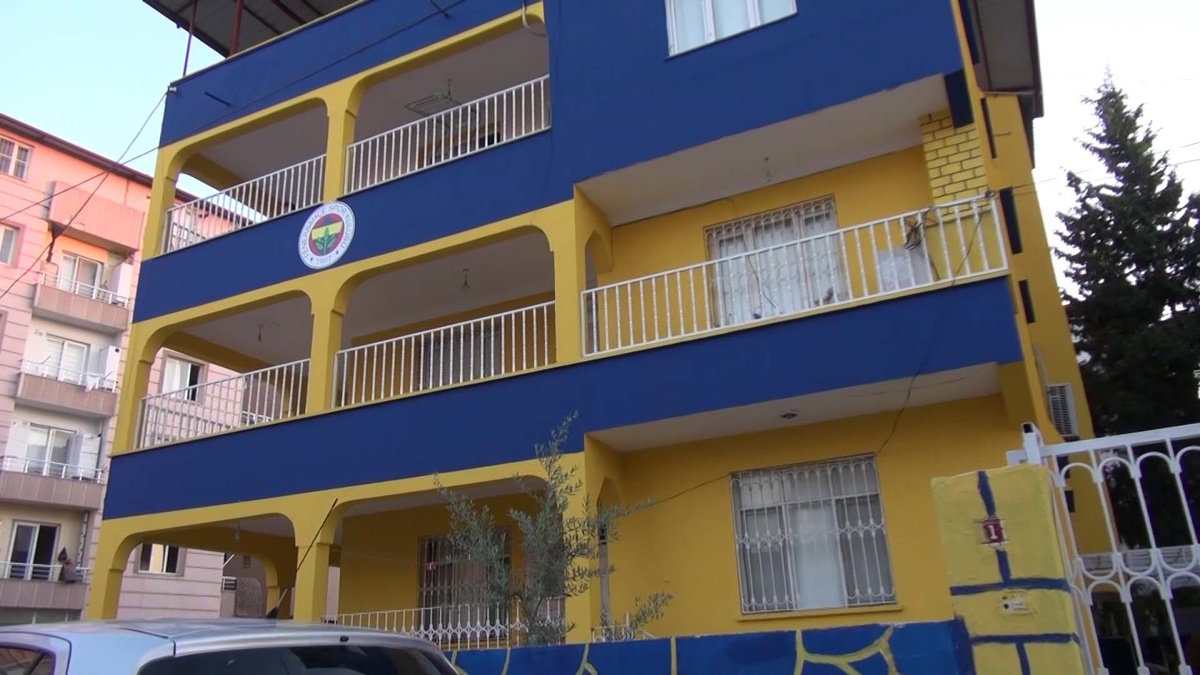 Fenerbahçe Aşkı Apartmanı Sarı-Lacivert Boyadı