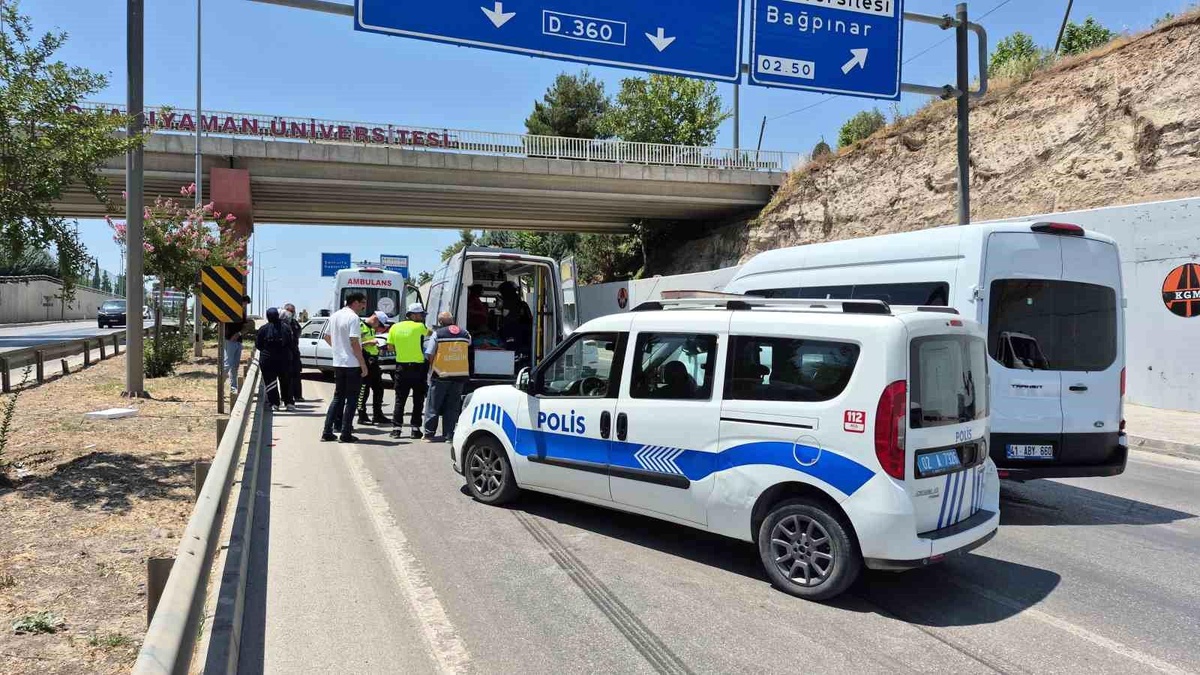 Adıyaman\'da Hasta Nakil Aracı Kaza Yaptı