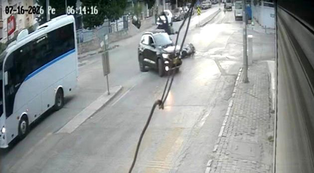 İzmir\'de Motosiklet Kazası: Otomobil Kaçtı