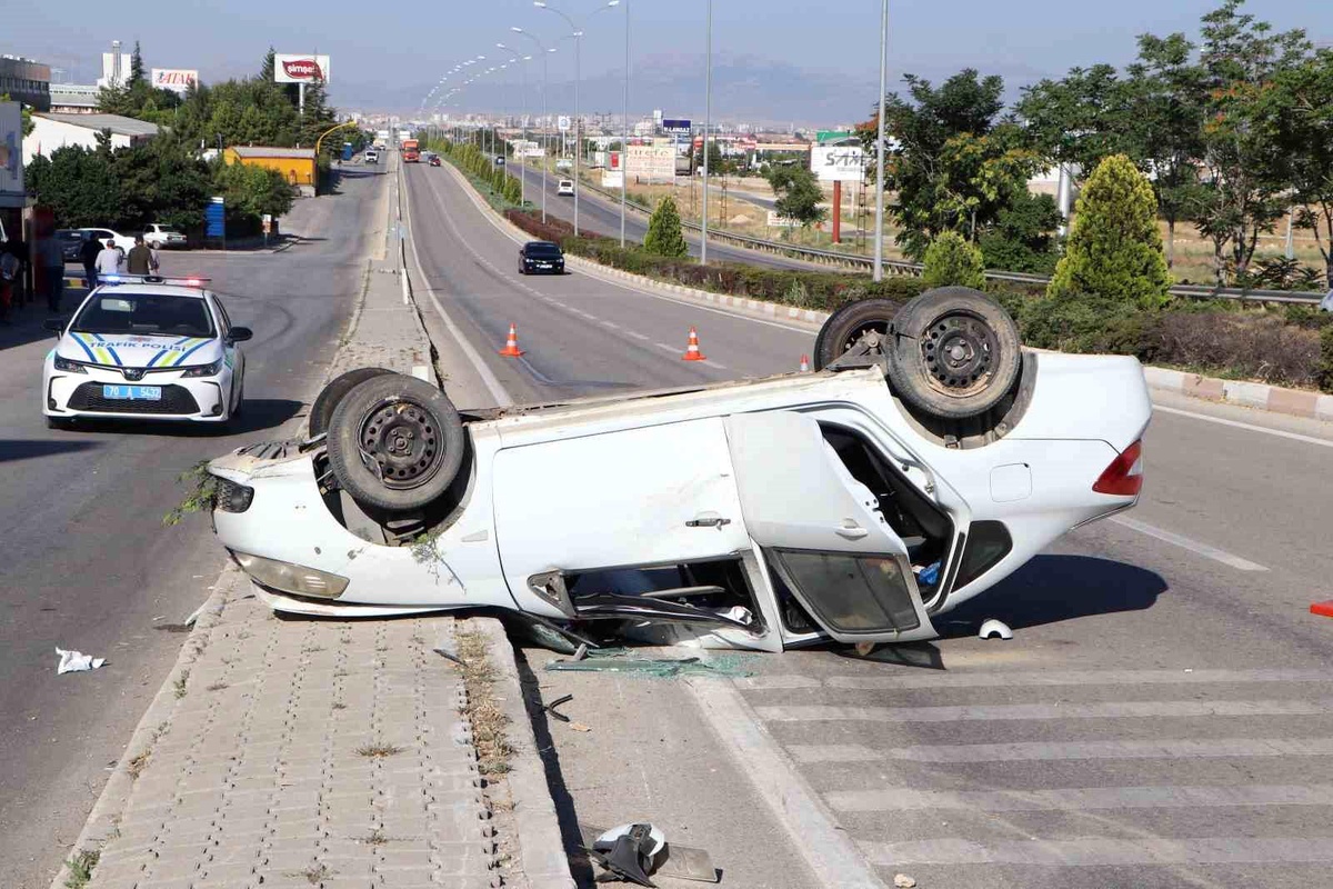 Karaman\'da aynı aileden 5 kişi kazada yaralandı