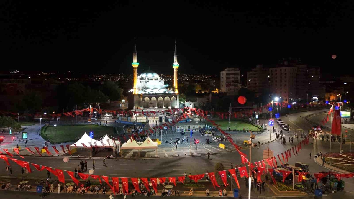 Kayseri\'de 15 Temmuz gecesi selalar yankılandı