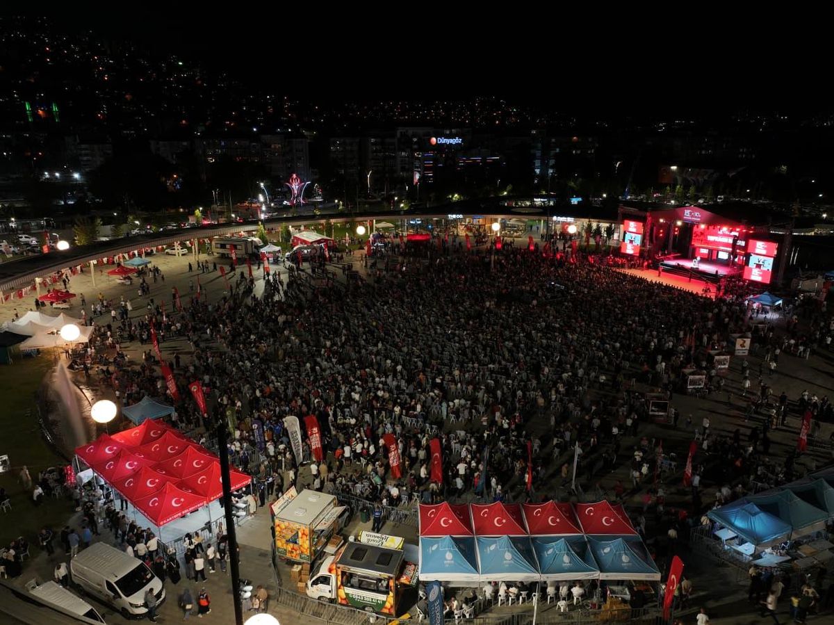 Kocaeli\'de 15 Temmuz Anma Etkinliklerine Yoğun Katılım