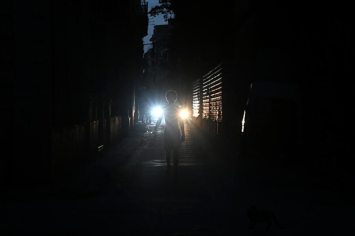 Küba\'da Elektrik Kesintileri ABD\'ye Bağlandı