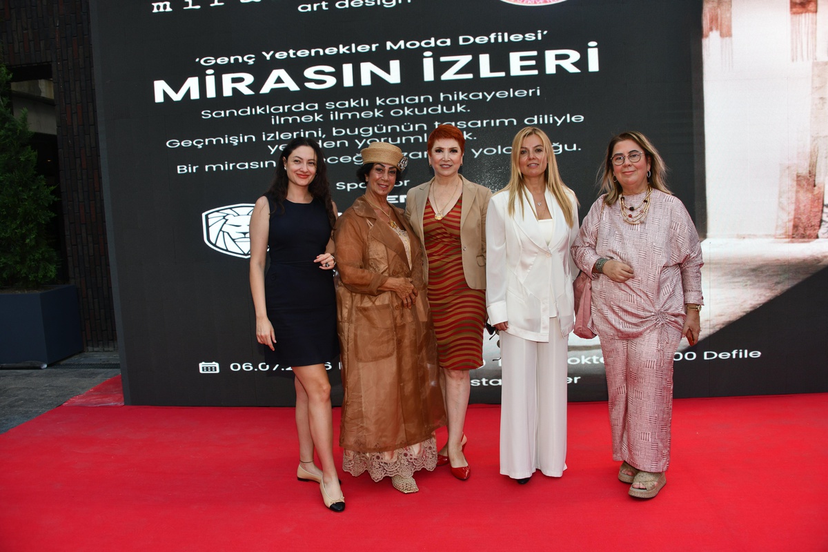“MİRASIN İZLERİ" DEFİLESİ BENESTA CENTER\'DA BÜYÜK İLGİ GÖRDÜ