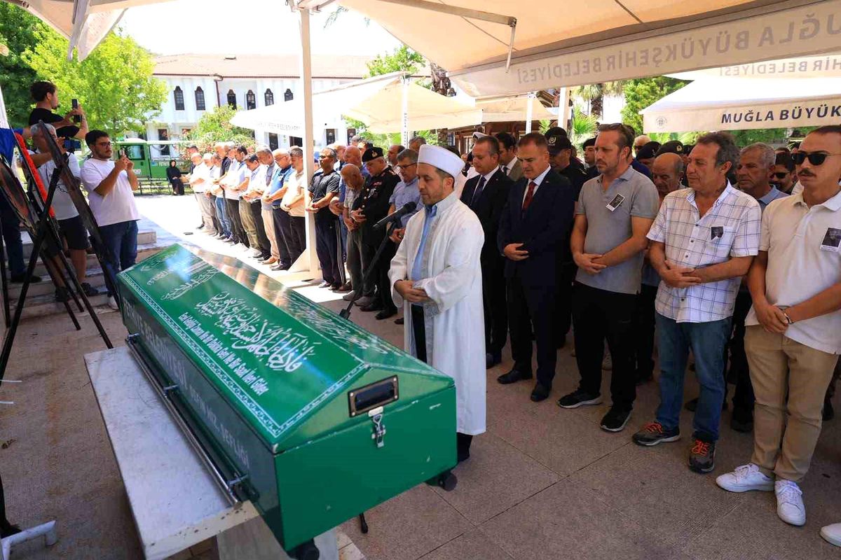 Muğla Valisi, şehit yakını Muharrem Fakı\'nın cenaze törenine katıldı