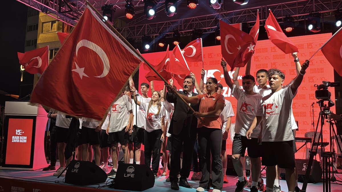 Samsun\'da 15 Temmuz coşkusu: şehitler dualarla anıldı