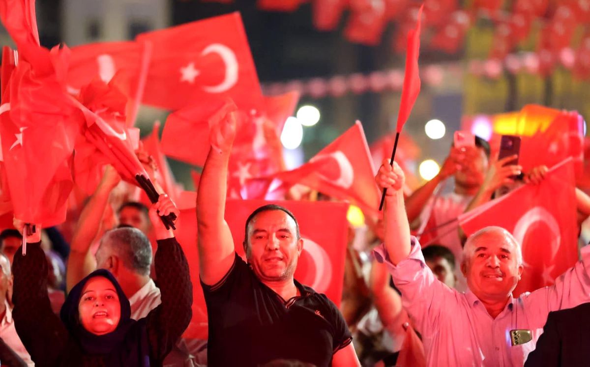 Şanlıurfa\'da 15 Temmuz\'un 10. yılı coşkusu