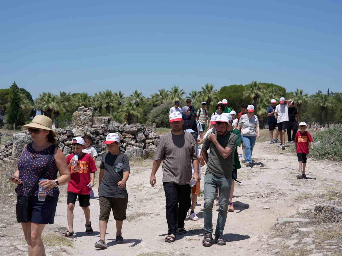 Satranç ustaları Pamukkale ve Hierapolis\'e hayran kaldı