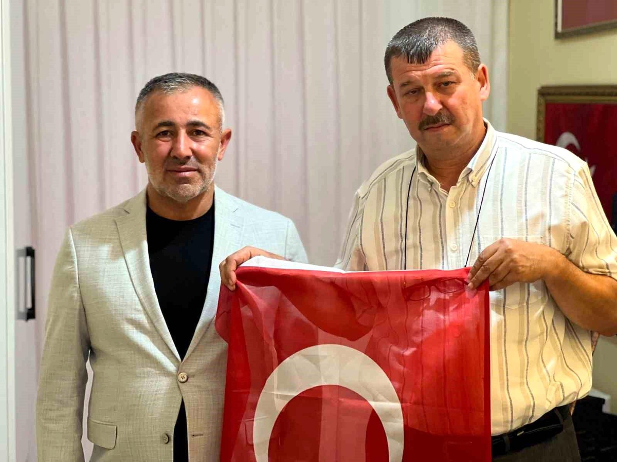 AK Parti Bilecik İl Başkanı Yıldırım, Şehit Ailesini Ziyaret Etti
