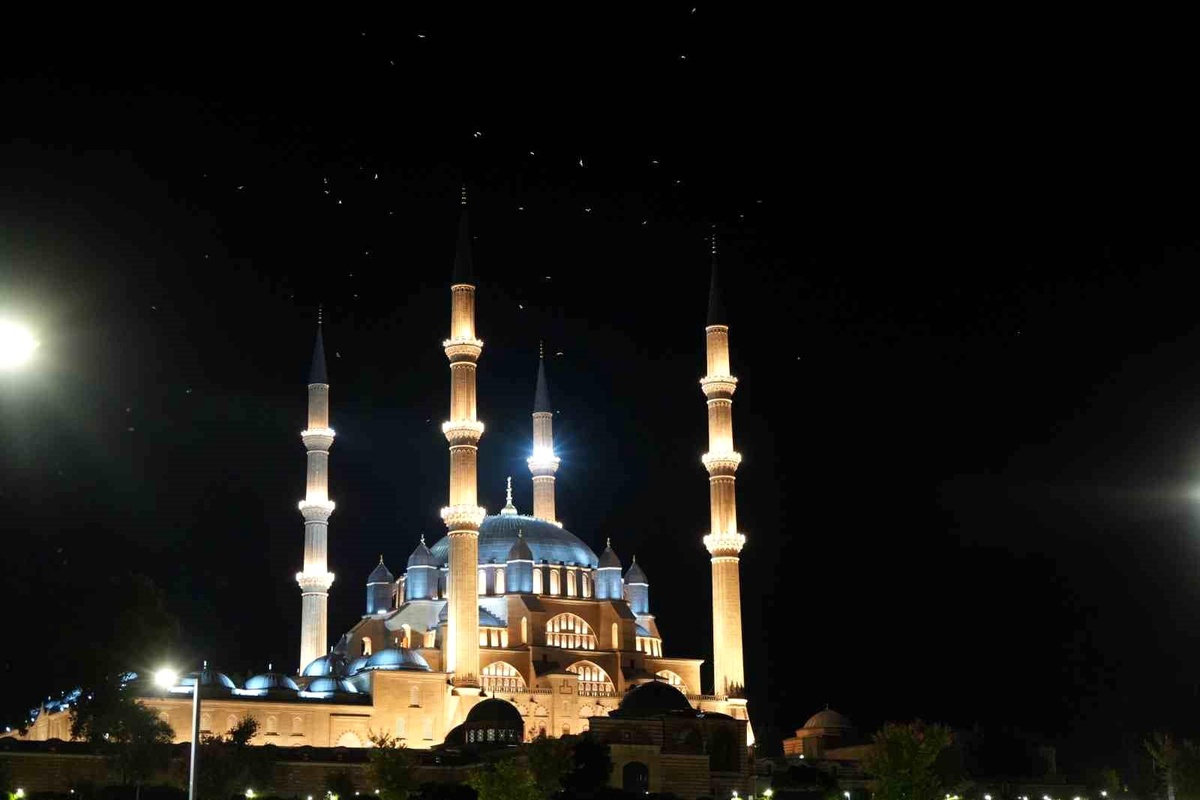 Edirne\'de 15 Temmuz şehitleri için sela