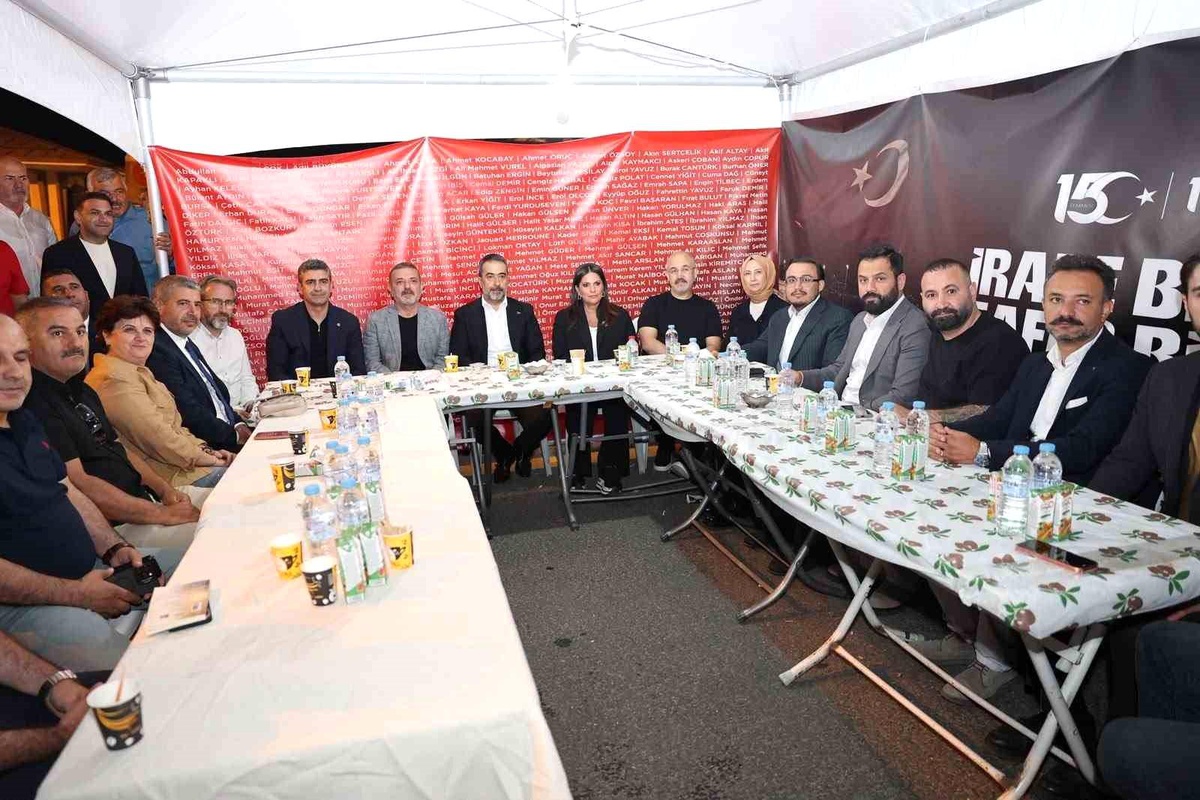 Sincan Belediye Başkanı Ercan, 15 Temmuz\'un 10. yılında vatandaşlarla buluştu