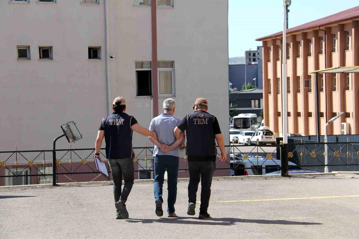 FETÖ Üyesi Firari Hükümlü Sivas\'ta Yakalandı