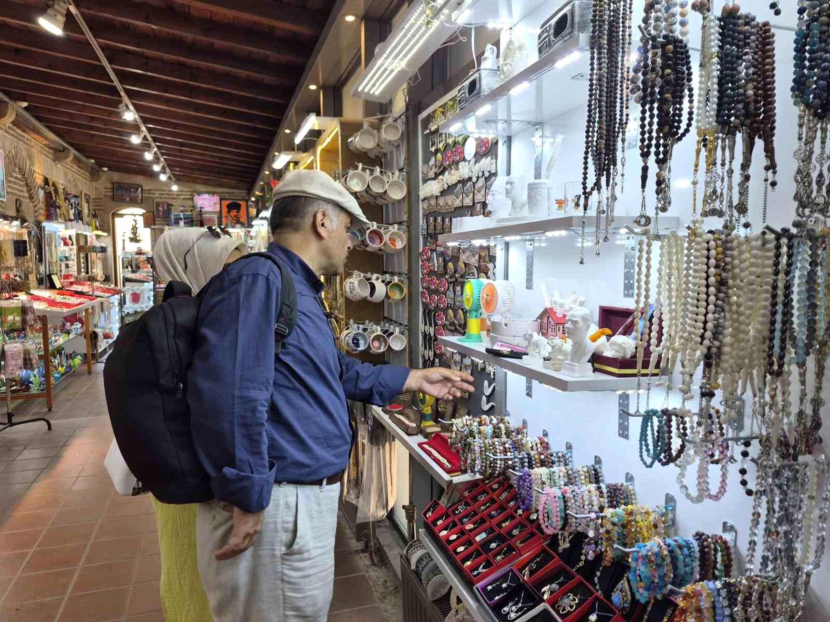 Kurşunlu Cami\'de Turist Akını