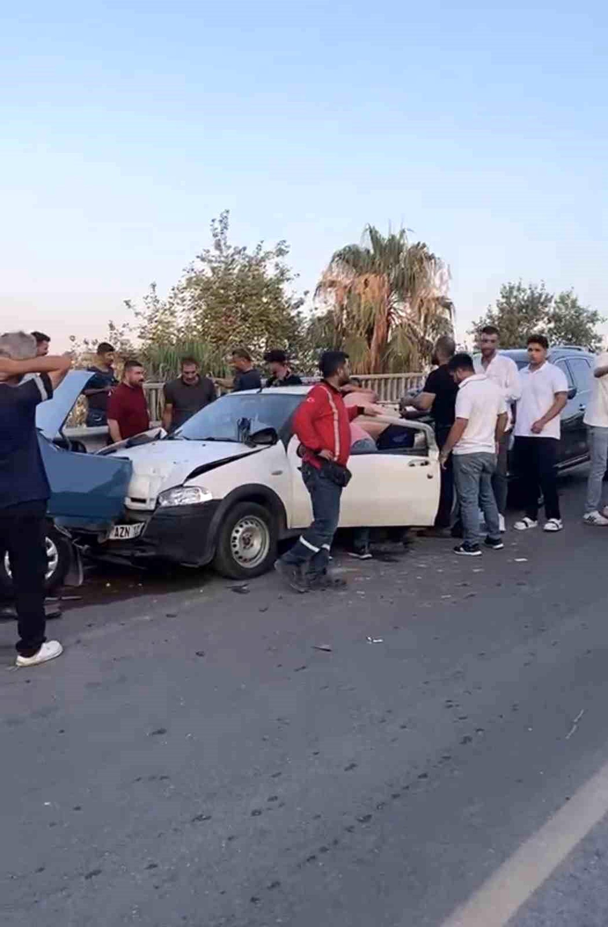 Tarsus\'ta Zincirleme Trafik Kazası: 3 Yaralı
