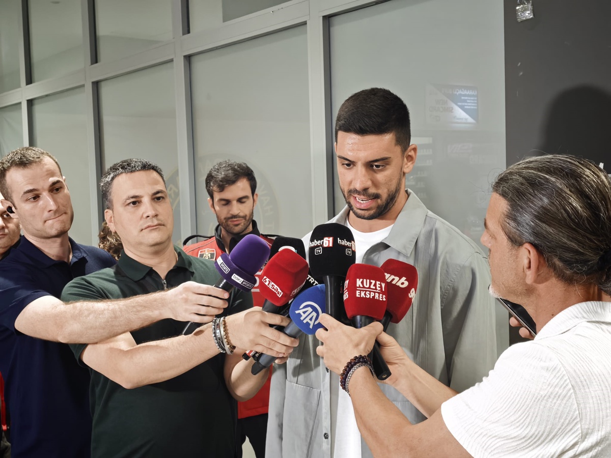 Cenk Özkaçar Trabzonspor'a Geldi