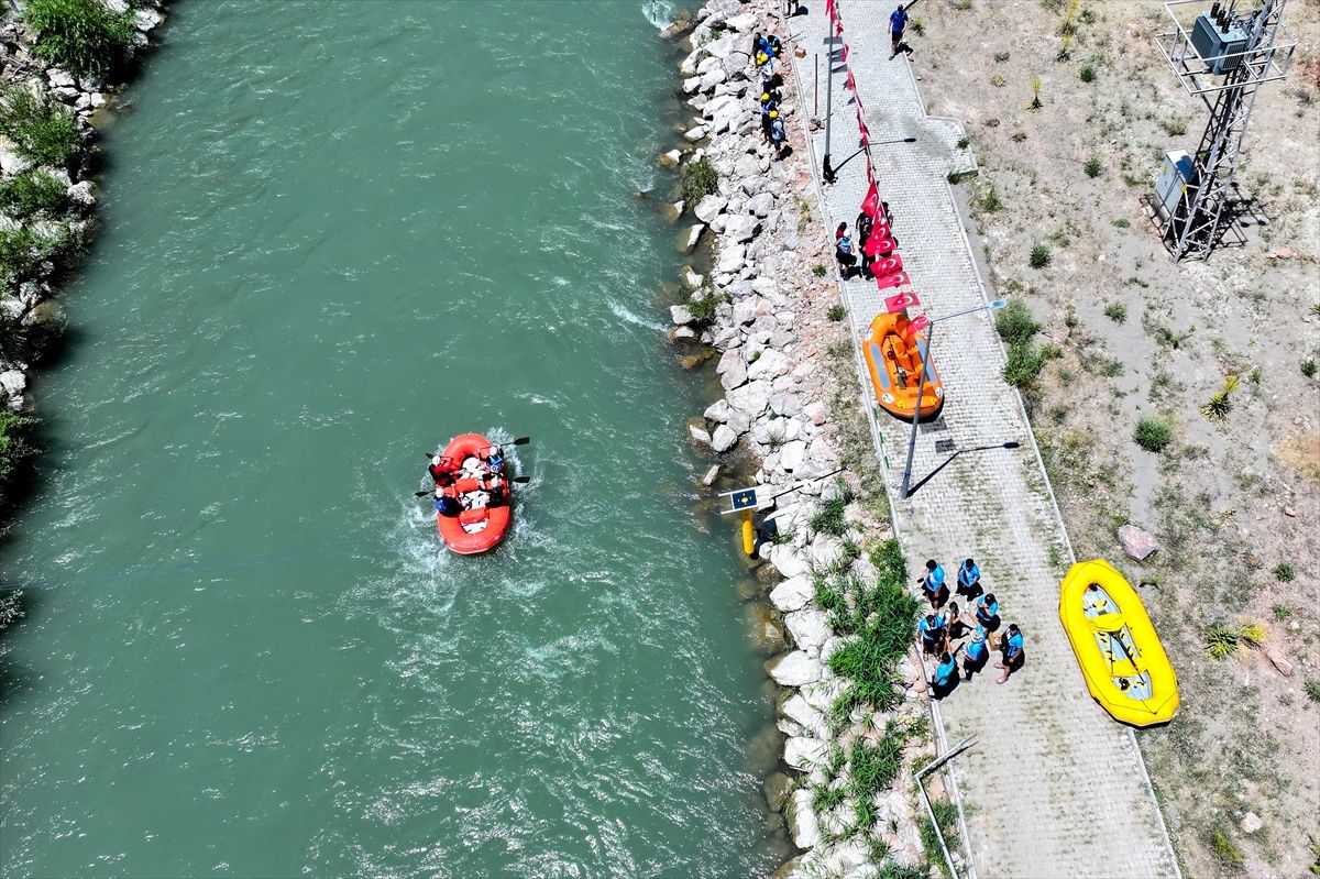 Çatak\'ta Rafting Şampiyonası Başladı