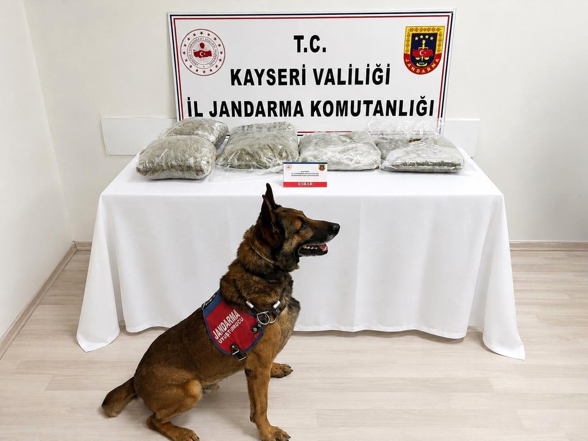 Uyuşturucuyla yakalanan CHP\'li meclis üyesi istifa etti