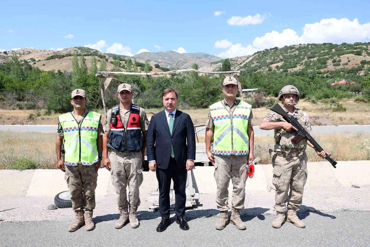 Vali Aydoğdu Jandarma Ekiplerini Ziyaret Etti